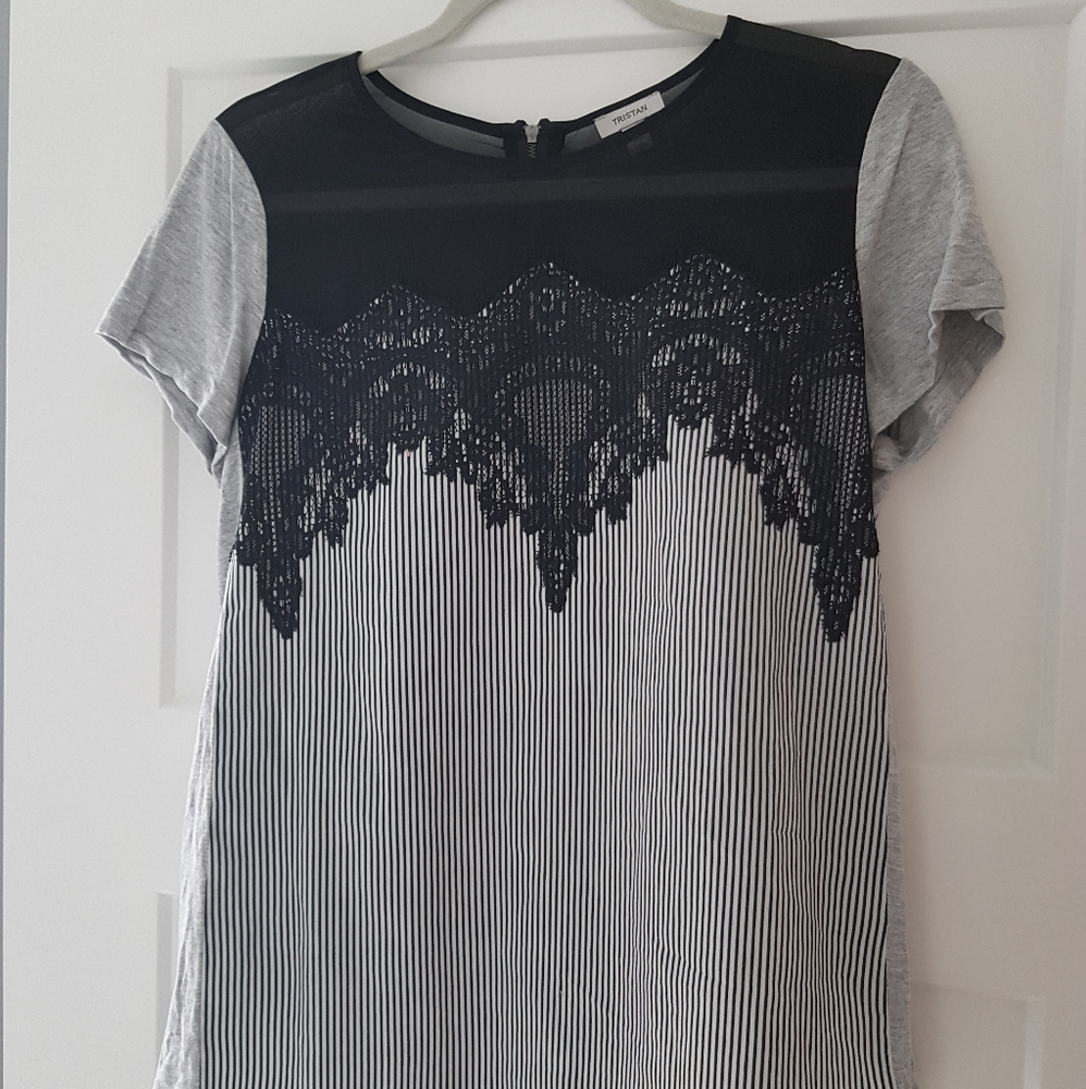 2/$35 Tristan Lace and Stripe Tee Sz M